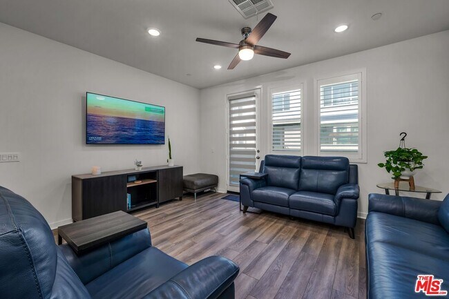 Foto del edificio - 22248 Poppy Ct