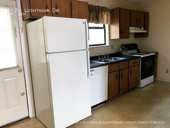 Building Photo - 2121 Lightning Dr.