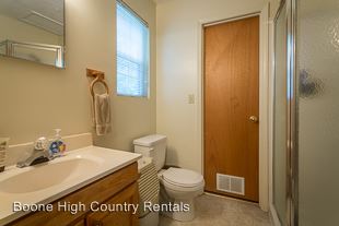 Foto del edificio - 150 Valleybrook Ln