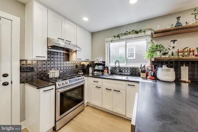 Foto del edificio - 1225 Emerson St NE