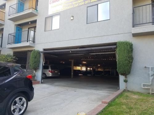 Building Photo - 760 W Redondo Beach Blvd