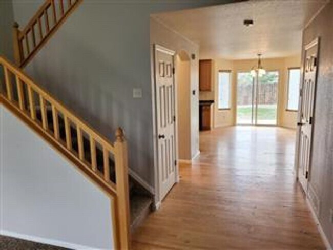 Foto del edificio - Updated Sage Creek Contemporary 2 Story