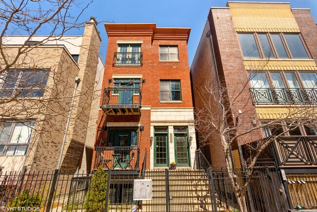 Building Photo - 1618 W Augusta Blvd