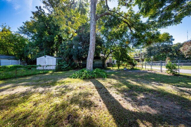 Foto del edificio - 1602 Wambolt St