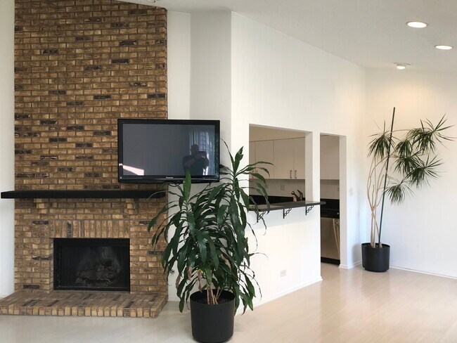 Building Photo - 113 Wildflower Cir