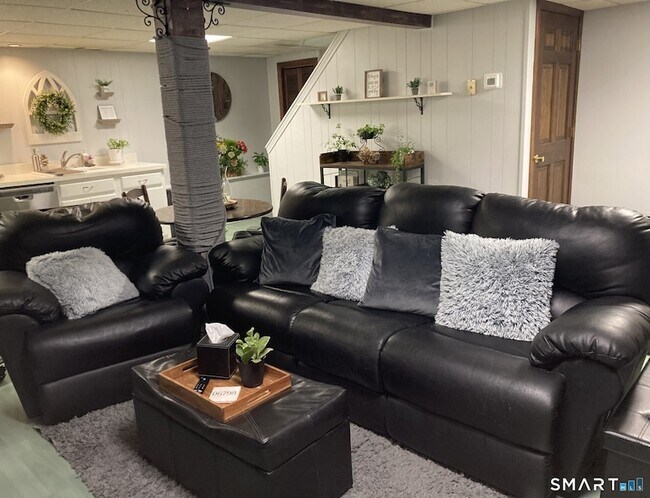 Foto del edificio - 65 Hard Hill Rd