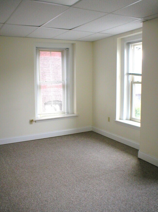 Foto del edificio - 725 W 3rd St