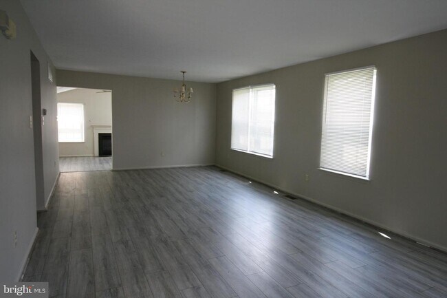 Building Photo - 72 Bentwood Dr
