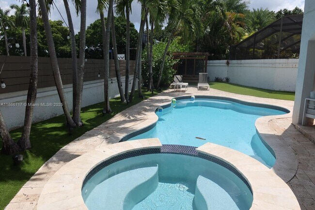 Foto del edificio - 9721 NW 51st Ln