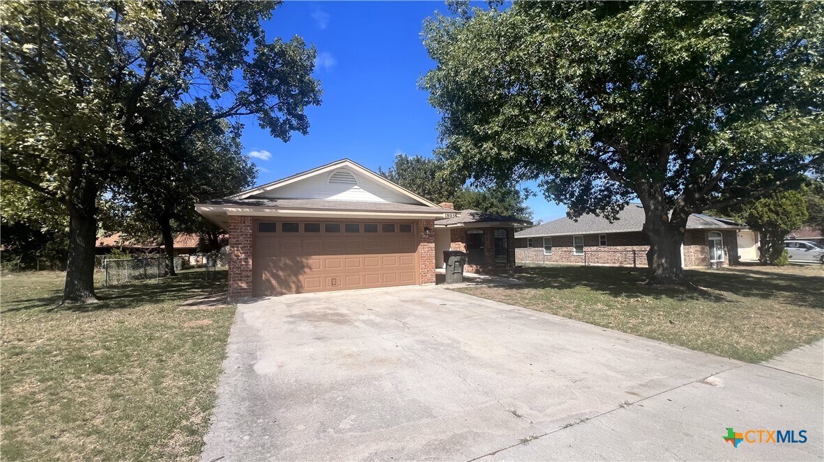 Primary Photo - 1803 Anna Lee Dr