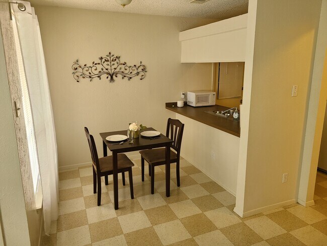 Foto del edificio - 10111 Golden Meadow Dr