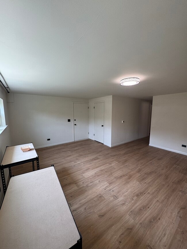 Building Photo - 8536 W Berwyn Ave