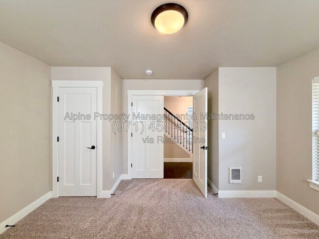 Building Photo - 14353 SW Burlwood Ln
