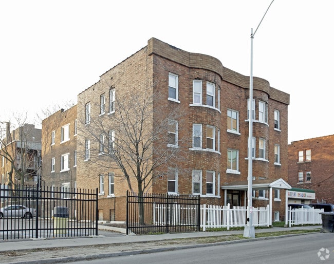 Building Photo - The Isabelle