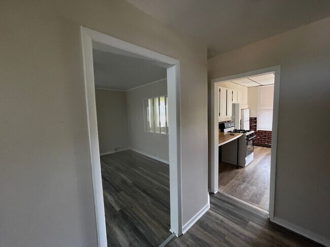 Foto del edificio - AVAILABLE NOW!! 3 BED 1 BATH SINGLE FAMILY...