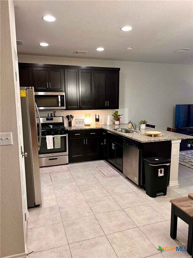 Foto del edificio - 1733 Yaupon Grove Ln