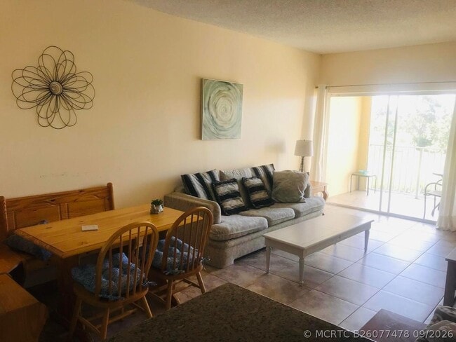 Building Photo - 2100 Greenview Shores Blvd