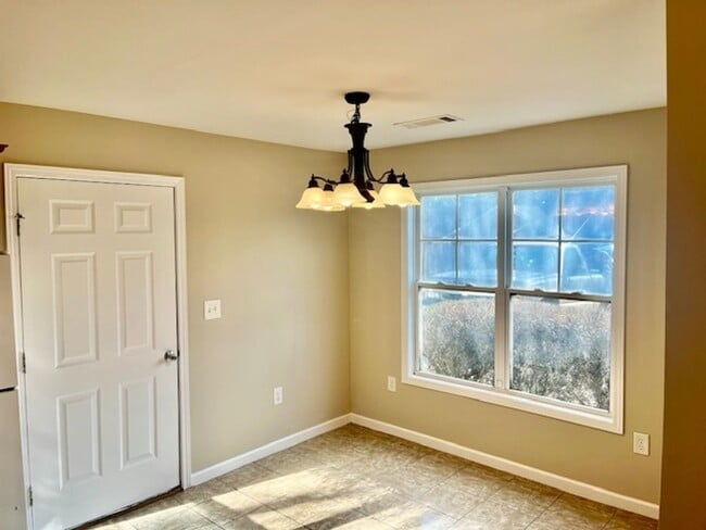 Building Photo - Brookstone Dr #1 &amp; #3