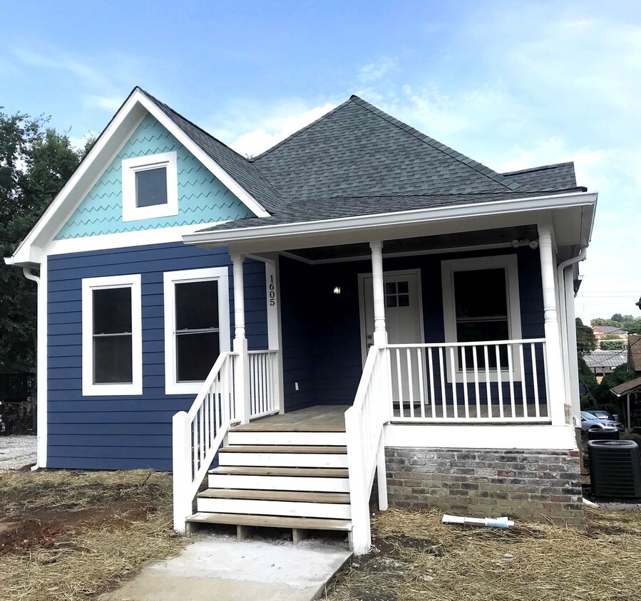 Primary Photo - 1605 Forest Ave