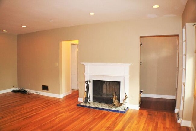 Building Photo - 258 Black Springs Cir