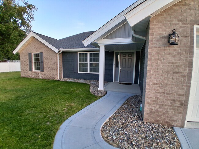 Foto del edificio - 1421 W Todd Ln