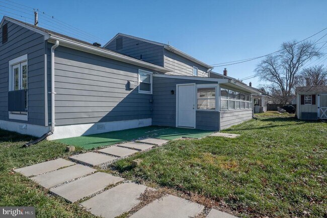 Foto del edificio - 312 N Hammonds Ferry Rd