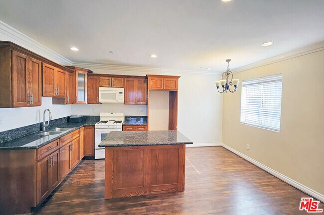 Foto del edificio - 1432 1/2 Ricardo St