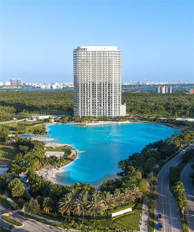 Foto del edificio - 2411 Laguna Cir