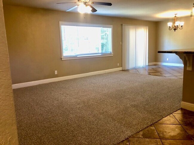 Foto del edificio - Nice 3 bed, 2 bath home in El Dorado Hills