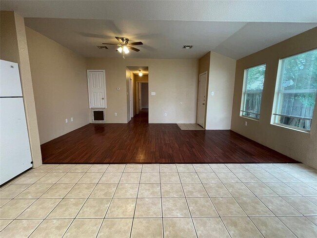 Foto del edificio - 11241 Terra Loop Rd
