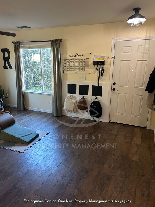 Foto del edificio - 3 bdrm + Den rental in Plumas Lake!