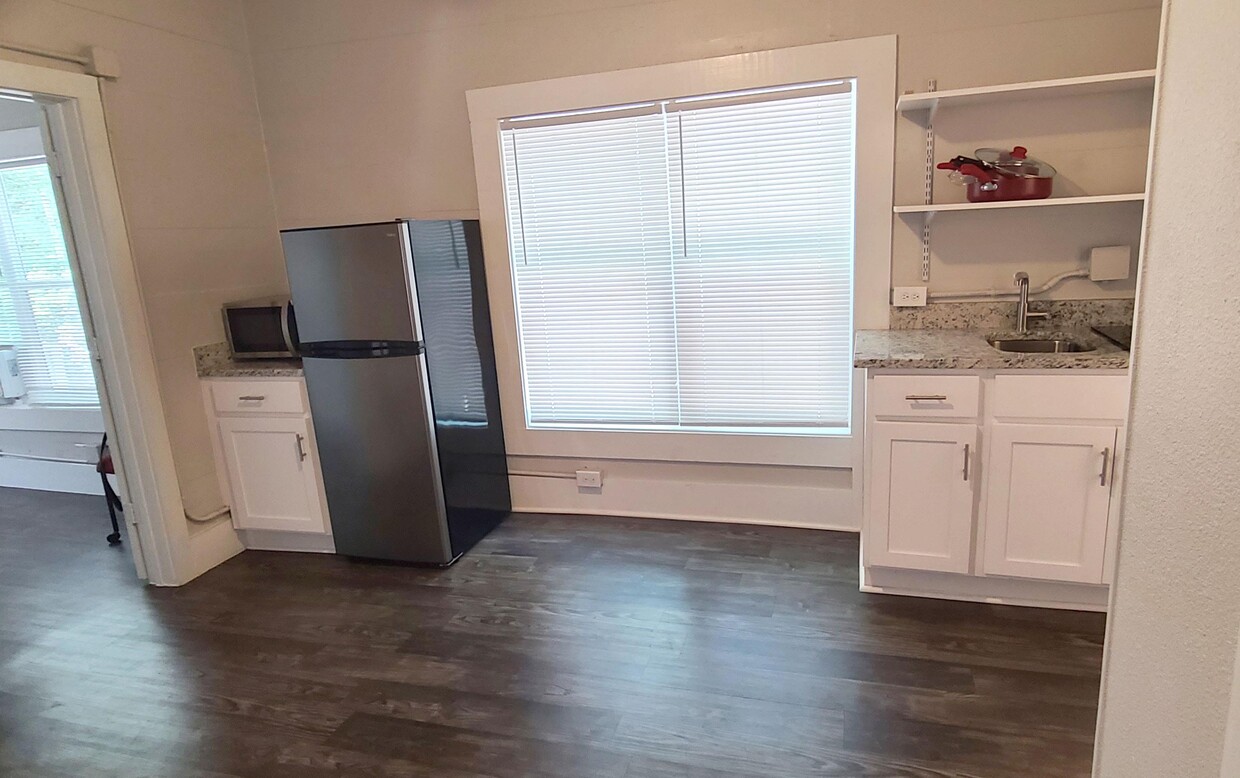 Foto principal - 1403 Moore St