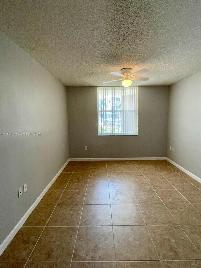 Building Photo - 2731 Ocean Club Blvd