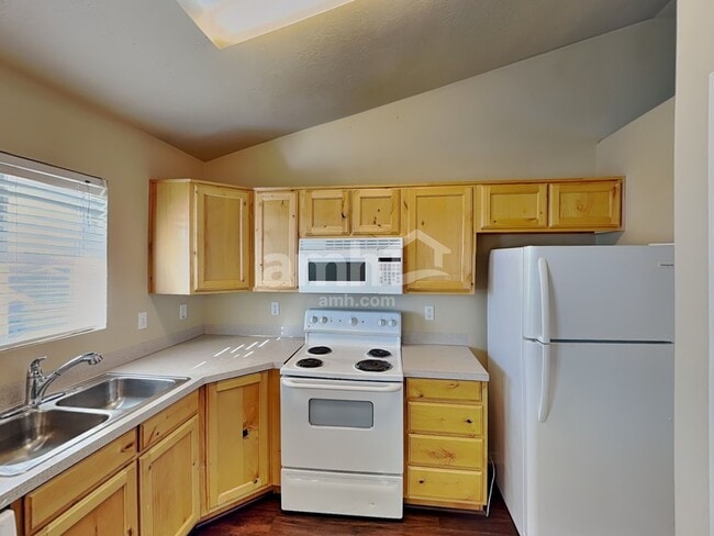 Foto del edificio - 1991 W 550 N