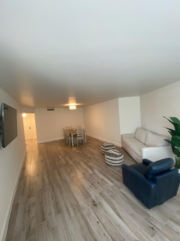 Primary Photo - 3800 N Hills Dr