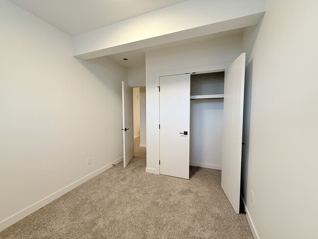Building Photo - Unit 3