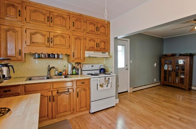Building Photo - rent to own 3bd fenced in yard