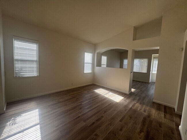 Foto del edificio - West Roseville