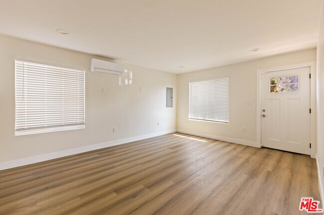 Foto del edificio - 340 S Ave 56