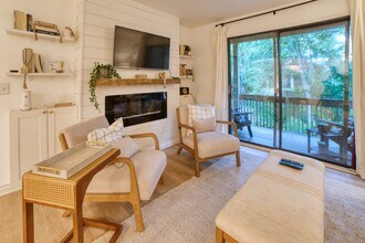 Building Photo - 2743 Forest Ridge Dr