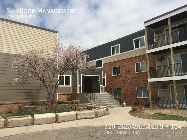 Foto del edificio - 320 2nd Ave S
