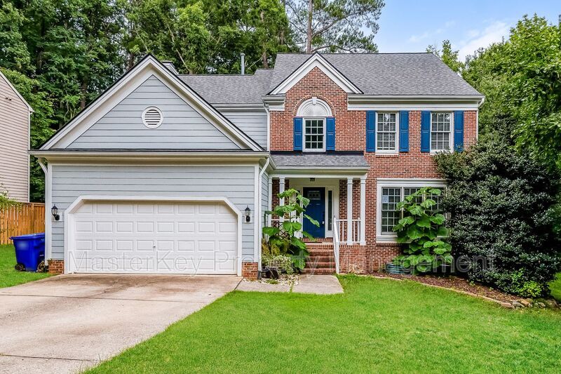 Photo - 105 Woodshire Ln