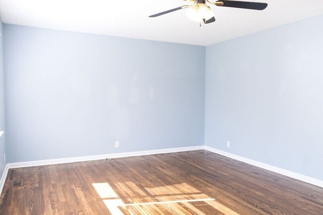 Building Photo - 1119 Kinsey Dr