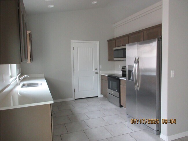 Foto del edificio - 3555 N Kenneth Rd