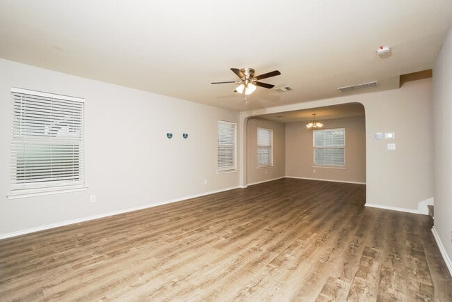 Building Photo - 10502 Marigold Bay