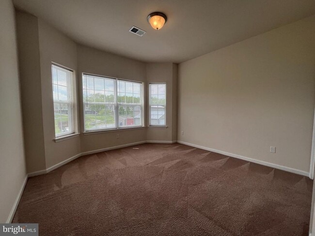 Building Photo - 103 Goods Wy