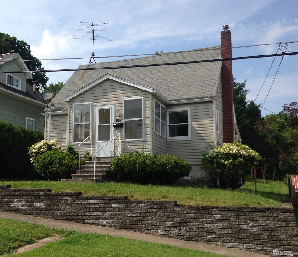 1117 Chestnut St, Indiana, PA 15701 House Rental in Indiana, PA