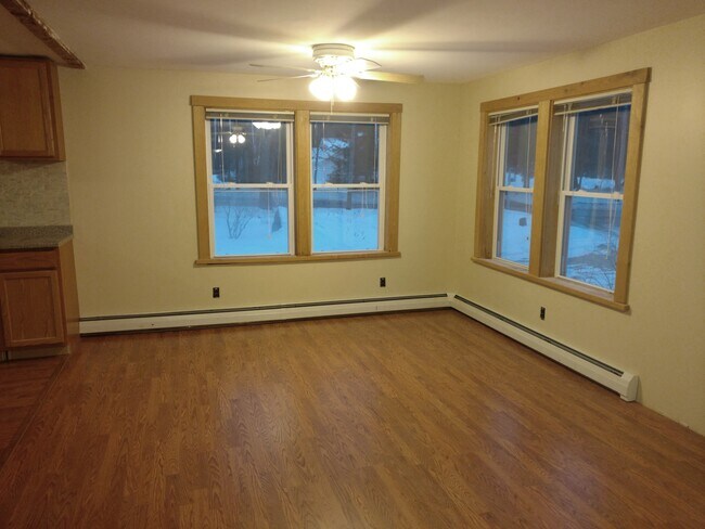 Dining area - 509 Oxford St