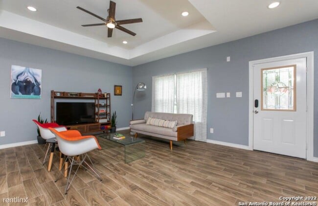 Building Photo - 3 br, 2 bath House - 2755 Woodline Street