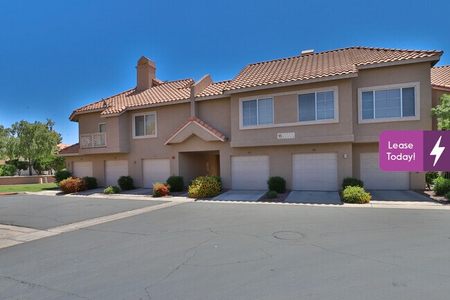 Building Photo - 1633 E Lakeside Dr